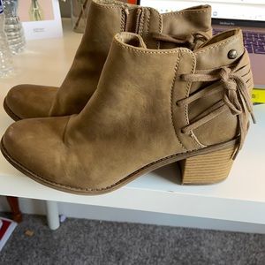 Roxy brown booties